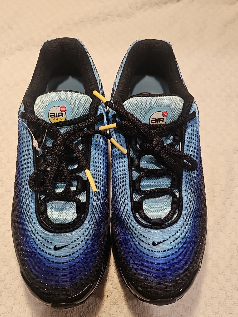 Nike Kids' Air Max Blue Gradient Sneakers with Black Laces